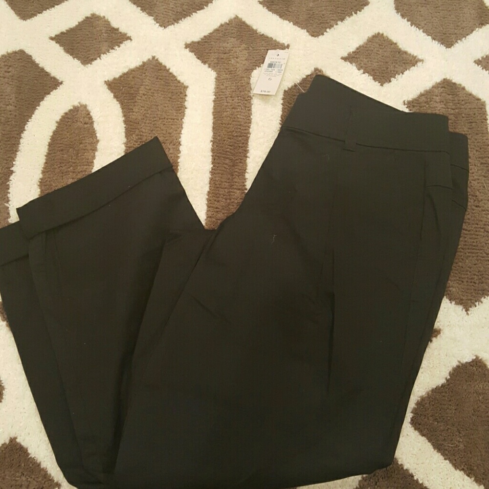 BRAND NEW ANN TAYLOR CROP PANTS